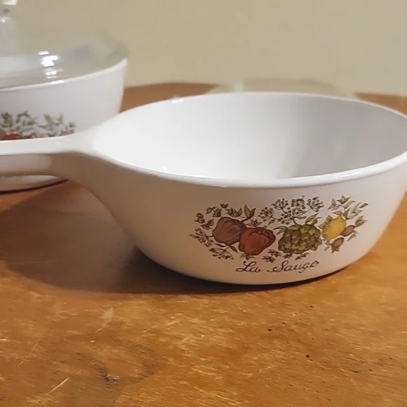 Vintage Corningware Spice of Life 1 pint and 1.5 pint saucepans with lid.